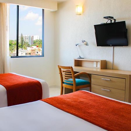 Hotel & Suites Real Del Lago Villahermosa Exteriör bild