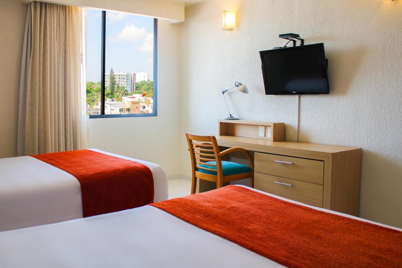 Hotel & Suites Real Del Lago Villahermosa Exteriör bild