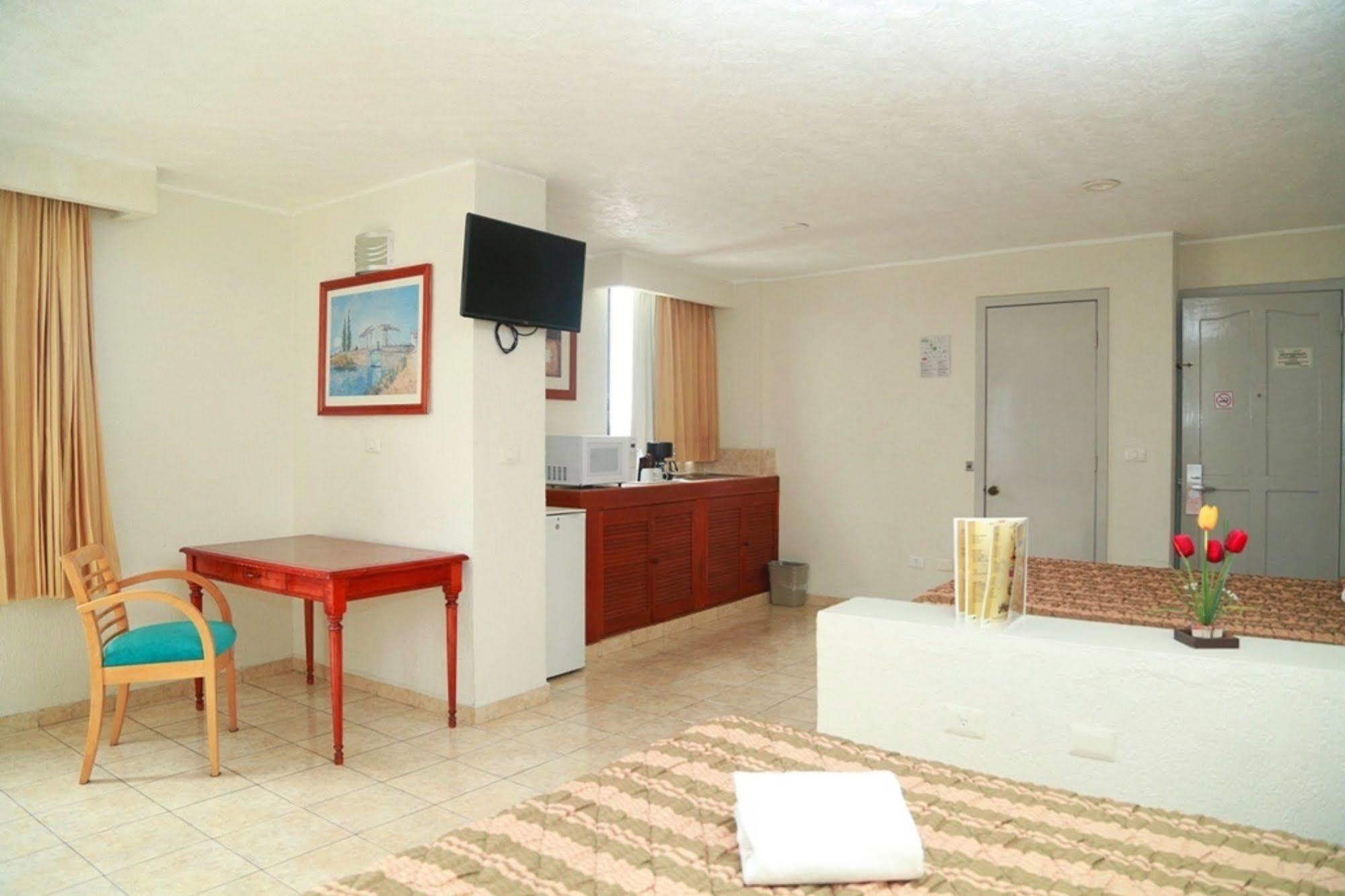 Hotel & Suites Real Del Lago Villahermosa Exteriör bild