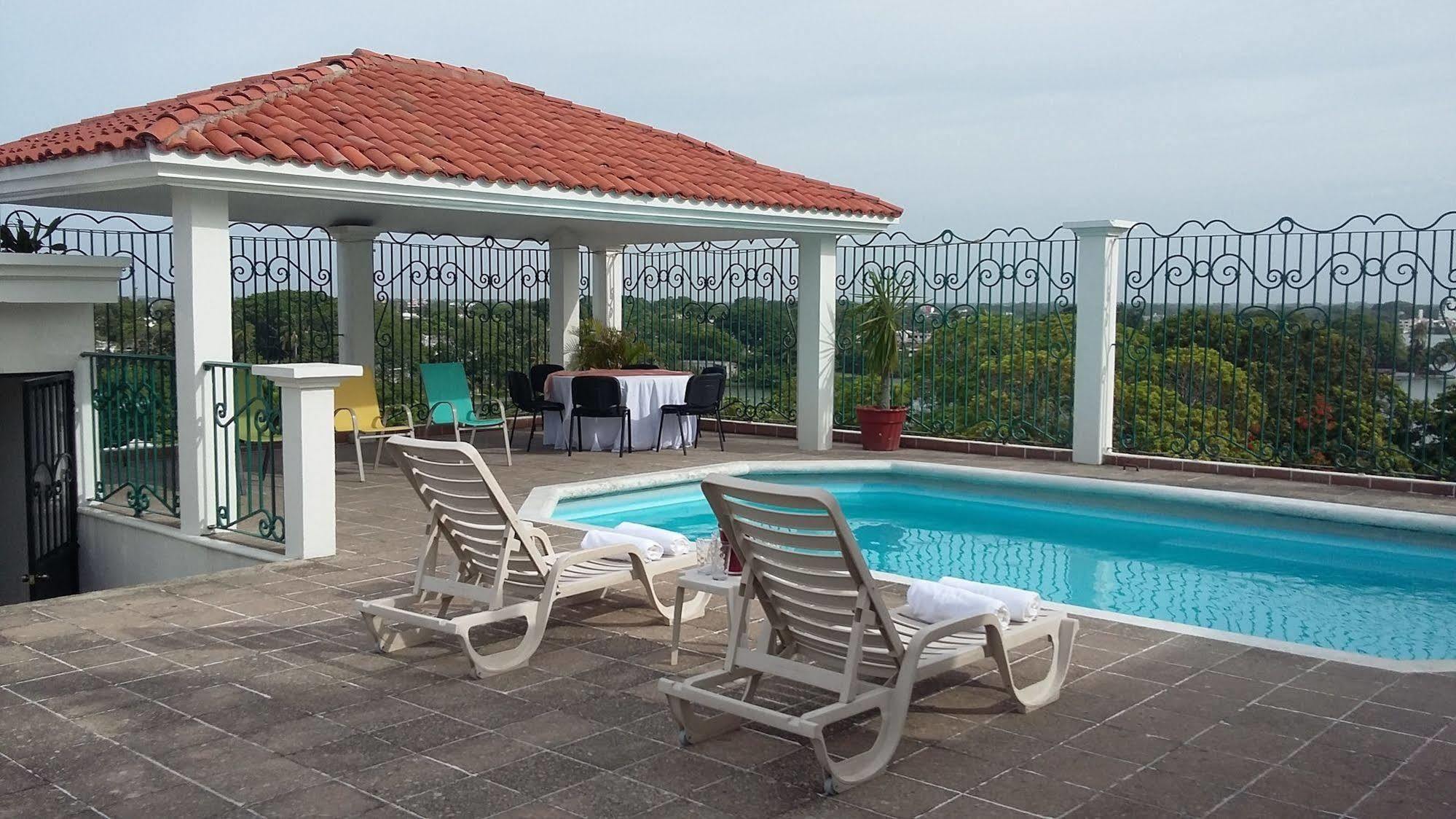 Hotel & Suites Real Del Lago Villahermosa Exteriör bild