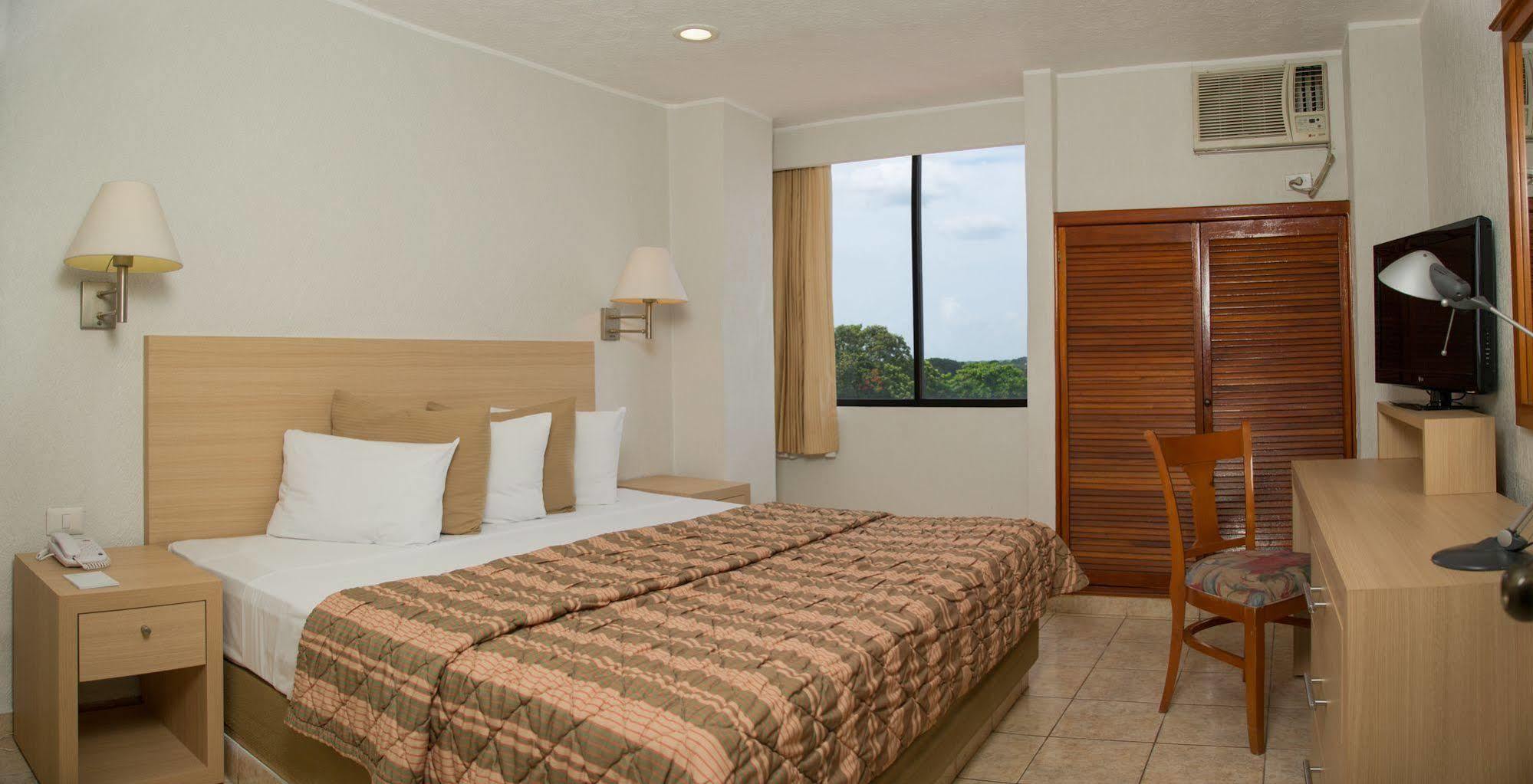 Hotel & Suites Real Del Lago Villahermosa Exteriör bild